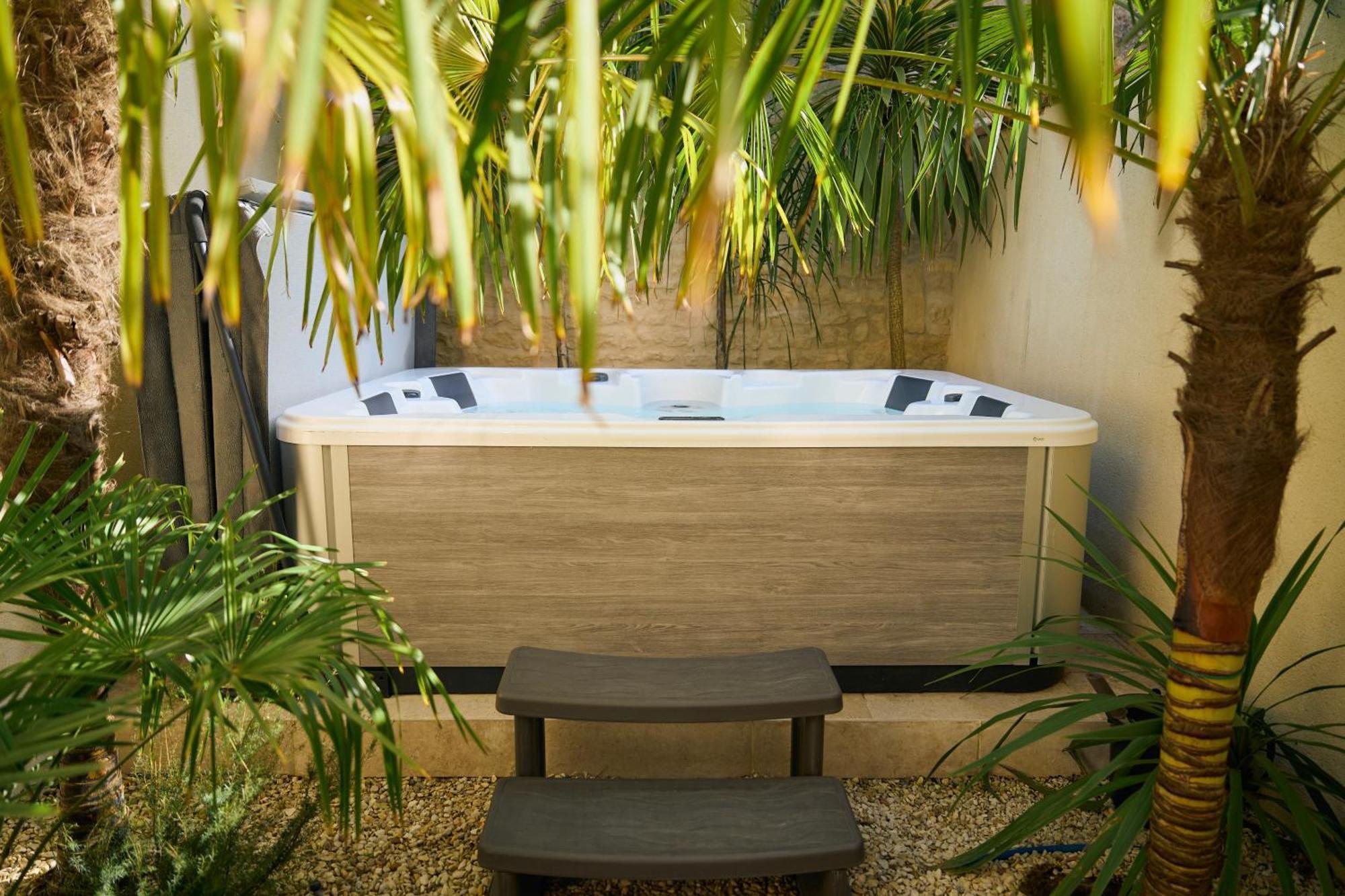 Suite Atypique - Jacuzzi Privatif En Centre Ville De Cognac Dış mekan fotoğraf