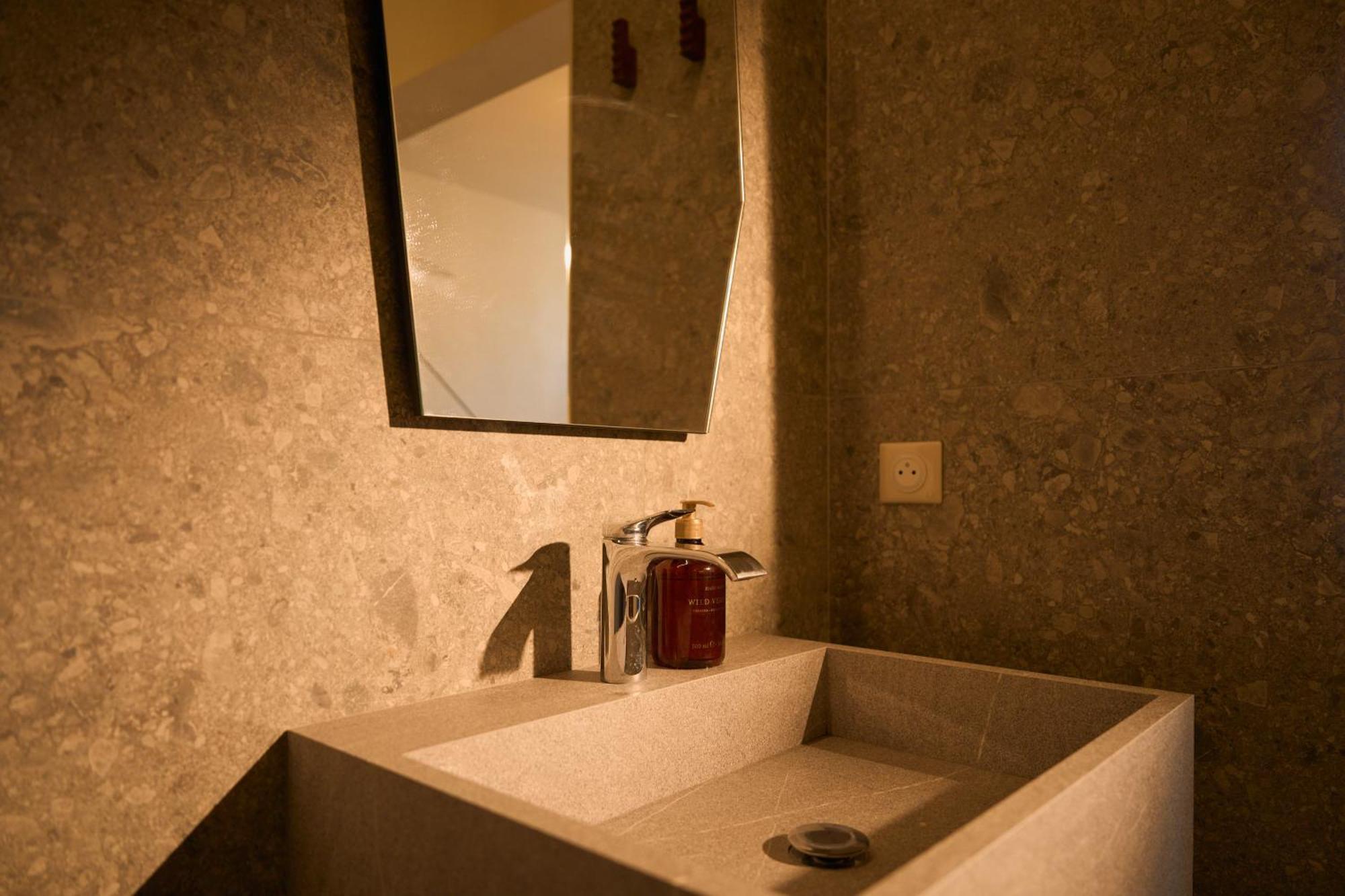 Suite Atypique - Jacuzzi Privatif En Centre Ville De Cognac Dış mekan fotoğraf